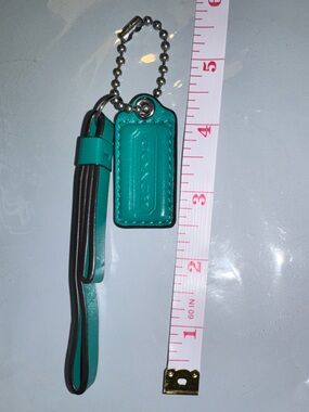 Coach 2” Teal Leather Hangtag - EUC